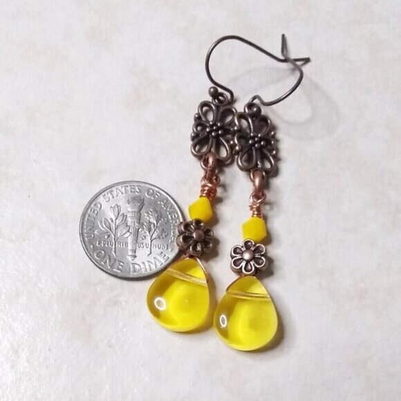 🍂🍁🍃 3/$25! Lemon Gumdrop Petals & Copper Flower + Filigree Dangle Earrings! - Picture 4 of 9